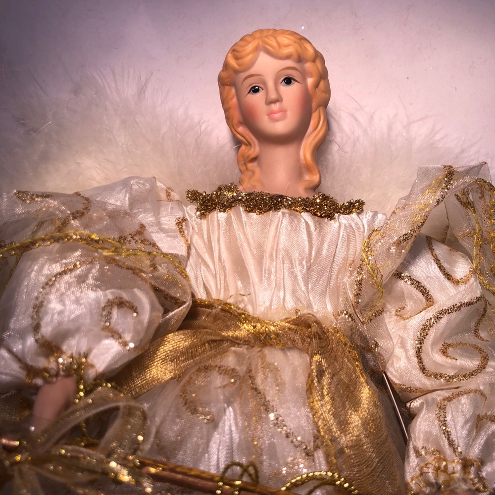 Angel Tree Topper - Picture 2 of 3